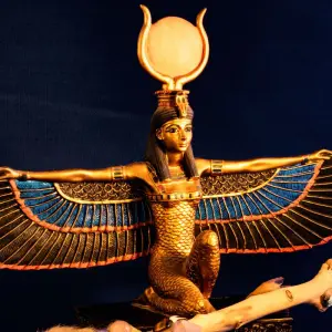 Isis-deesse-sagesse-sorciere
